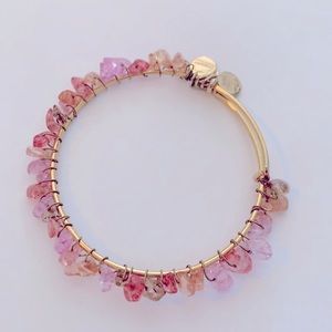 3/$15 Pink coral champagne beads on gold tone bangle bracelet